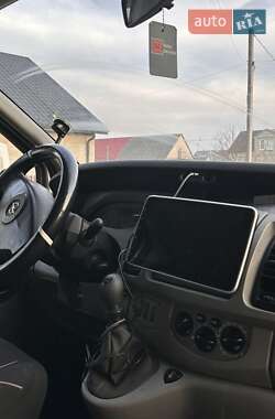 Opel Vivaro  2005