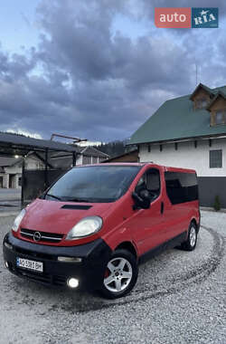 Opel Vivaro  2004