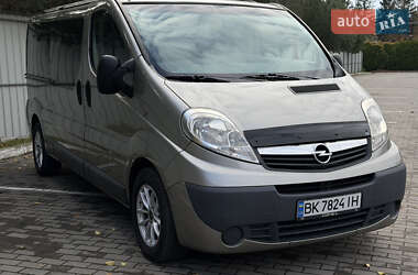 Opel Vivaro  2012