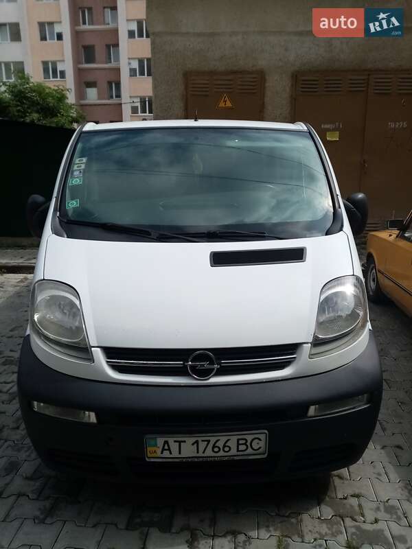 Легковые Opel Vivaro