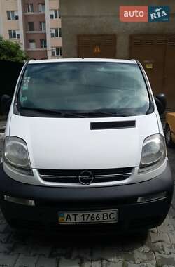 Opel Vivaro  2003