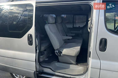 Opel Vivaro  2004
