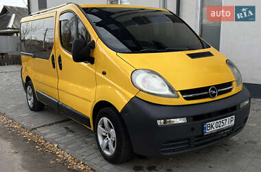 Opel Vivaro  2002