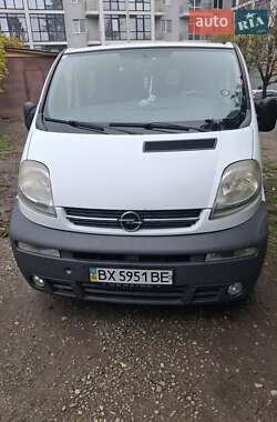 Opel Vivaro  2004