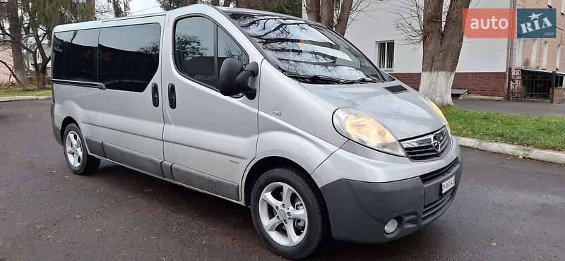 Хэтчбек Opel Vivaro