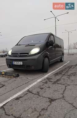 Opel Vivaro  2004