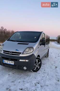 Opel Vivaro  2004
