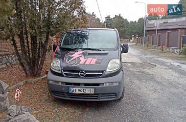 Opel Vivaro  2004