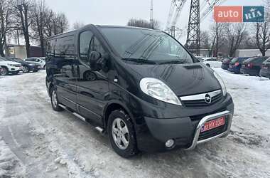 Opel Vivaro  2011