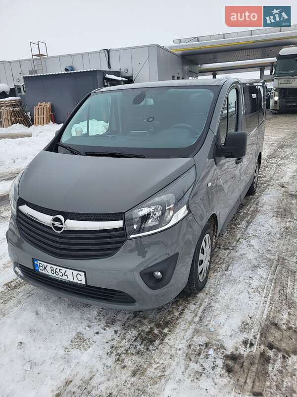 Минивэн Opel Vivaro