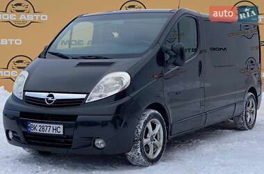 Opel Vivaro  2011