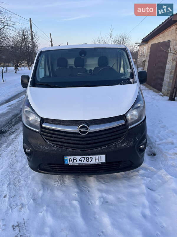 Вантажівки Opel Vivaro