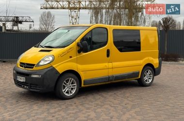 Opel Vivaro  2004