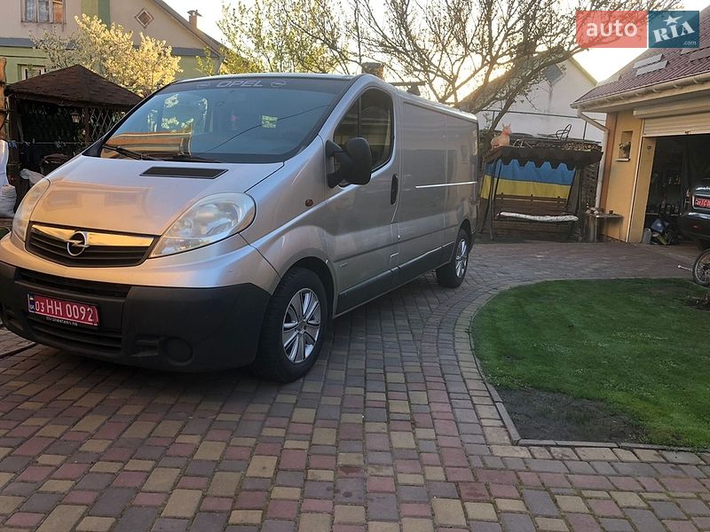 Вантажний фургон Opel Vivaro