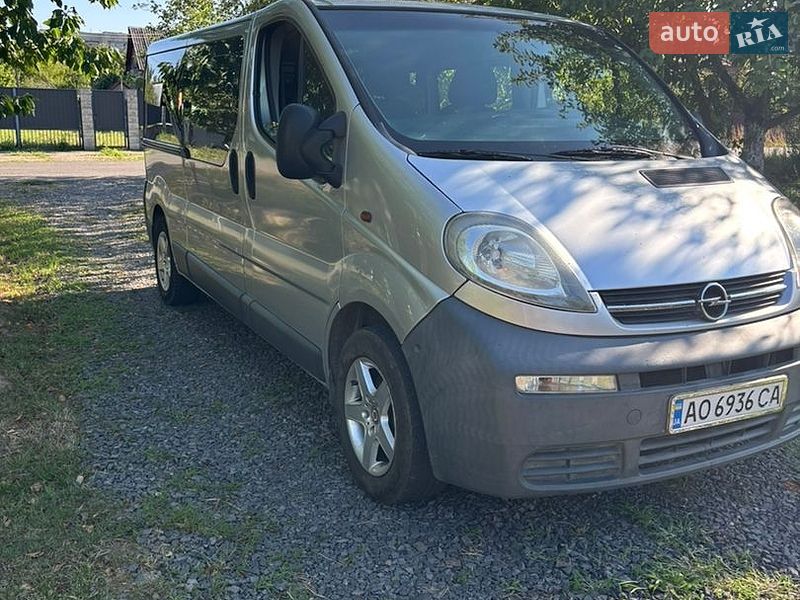 Минивэн Opel Vivaro 2004 в Берегово