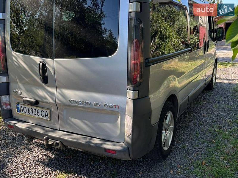 Минивэн Opel Vivaro 2004 в Берегово