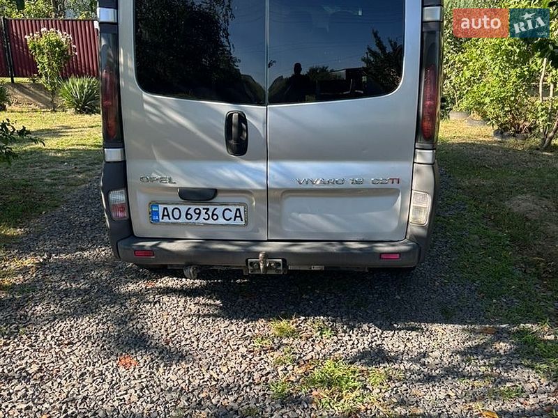 Минивэн Opel Vivaro 2004 в Берегово