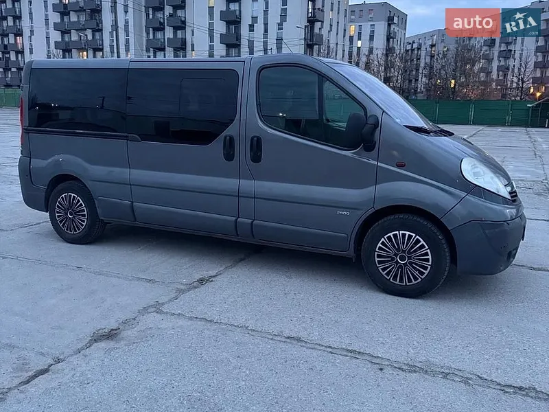 Opel Vivaro 2011