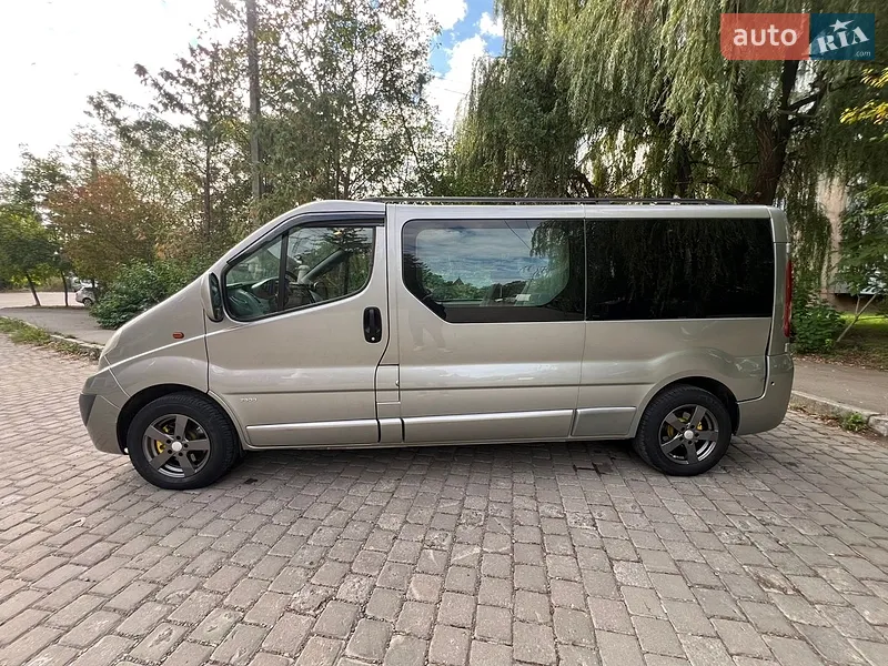 Opel Vivaro 2012