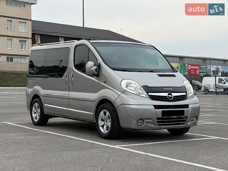 Opel Vivaro 2011