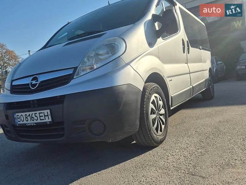 Opel Vivaro 2011