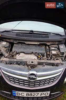 Opel Zafira Tourer  2012