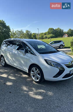 Opel Zafira Tourer  2012