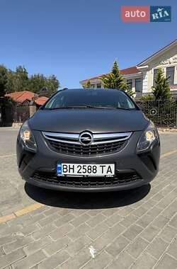 Opel Zafira Tourer  2013