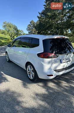 Opel Zafira Tourer  2012