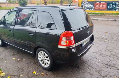 Opel Zafira Tourer  2013