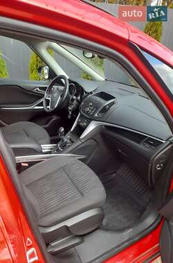 Opel Zafira Tourer  2012