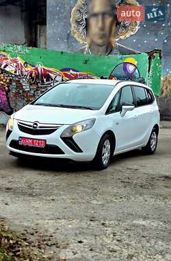 Opel Zafira Tourer 2013