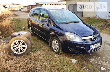 Opel Zafira   2011