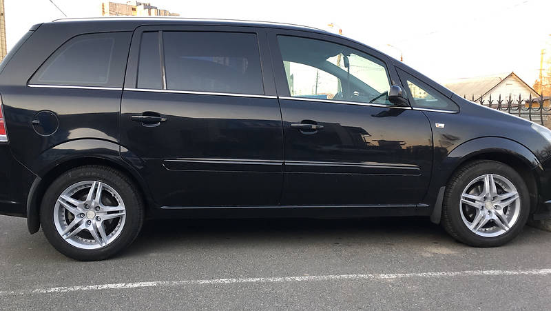 Универсал Opel Zafira