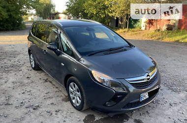 Opel Zafira  2014