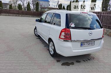 Opel Zafira  2010