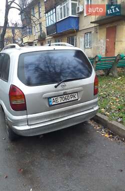 Opel Zafira  2002
