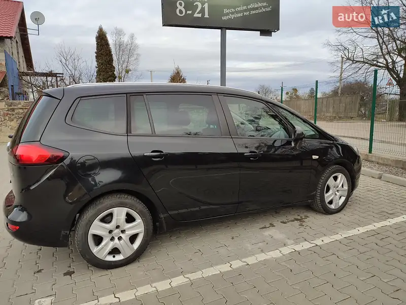 Opel Zafira 2015