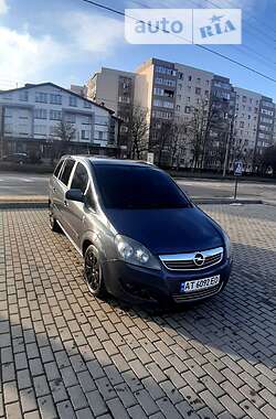 Opel Zafira  2010