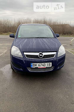 Opel Zafira  2012