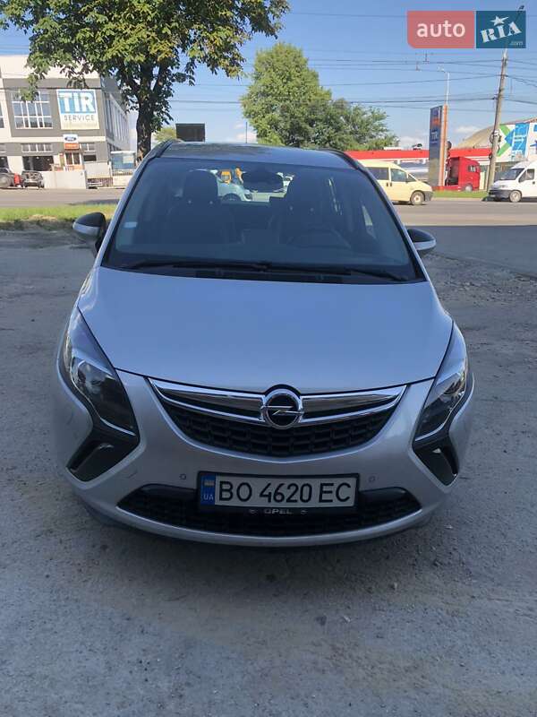 Микровэн Opel Zafira