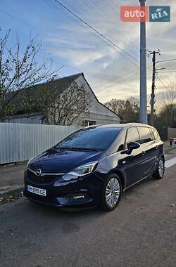 Opel Zafira 2016
