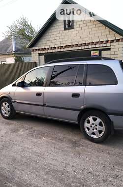 Opel Zafira  2002