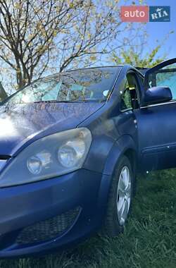 Opel Zafira  2010