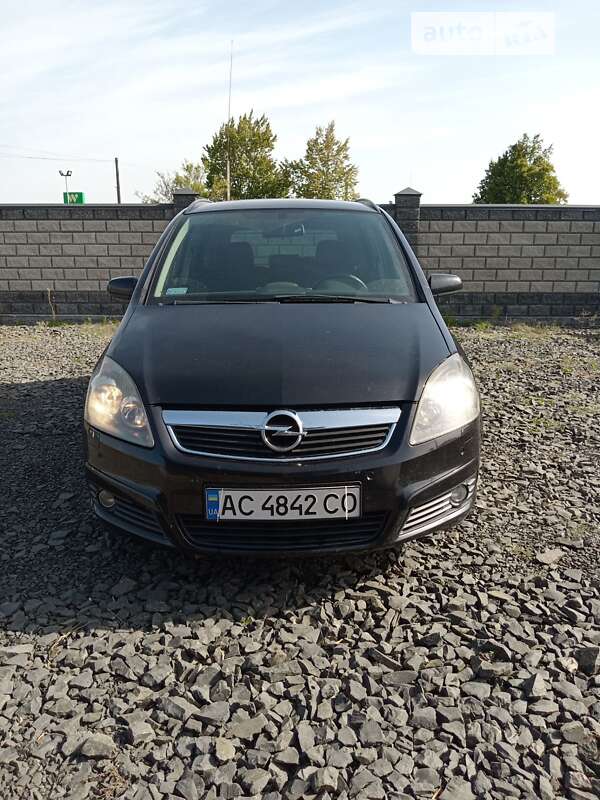 Opel Zafira 2008 года в Луцке