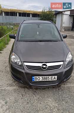 Opel Zafira  2012