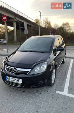 Opel Zafira  2013