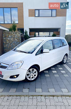 Opel Zafira  2010