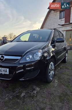 Opel Zafira 2011