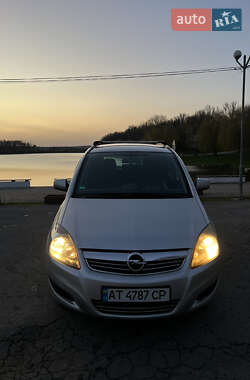 Opel Zafira  2010